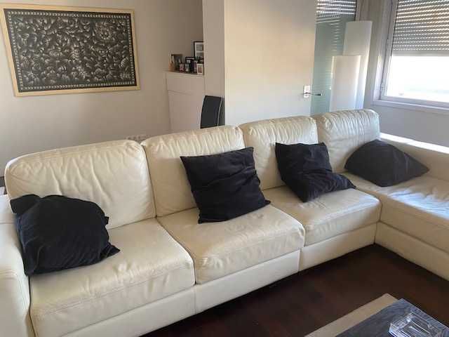 Sofá de pele branca com chaise longue - muito bom estado
