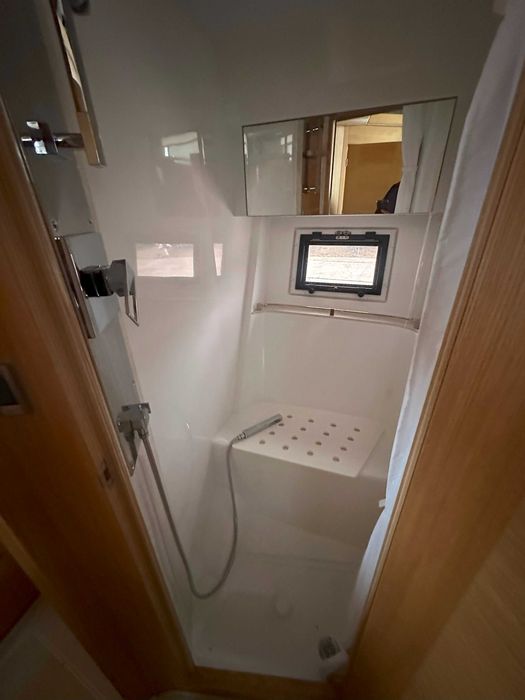Продам моторну яхту Galeon 380 Fly