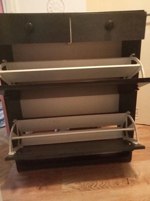 Szafka, komoda na buty.