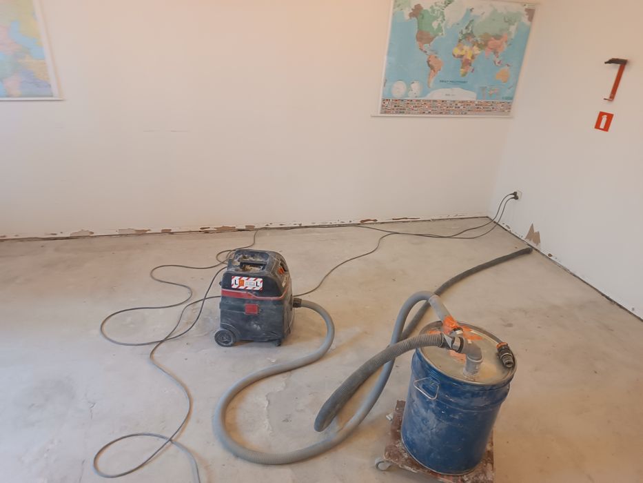 Obniżanie poziomu posadzki podłogi niwelacja frezowanie betonu kucie