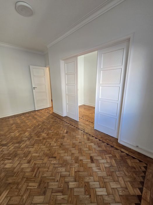 Obras • Remodelações • Reparações • Handyman