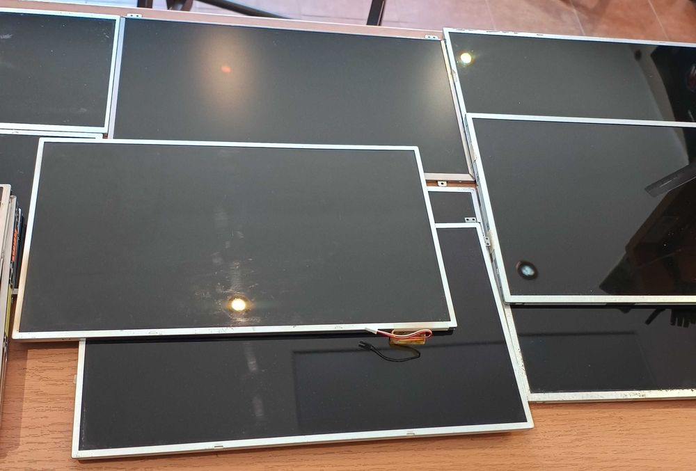 Martyce do laptopa 15,6" lub 17,3 stary model nie slim