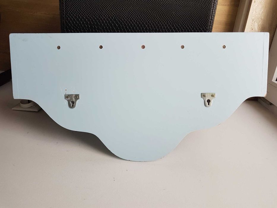 Niebieska drewniana wisząca półka z wieszakami Mały książę SIA KIDS