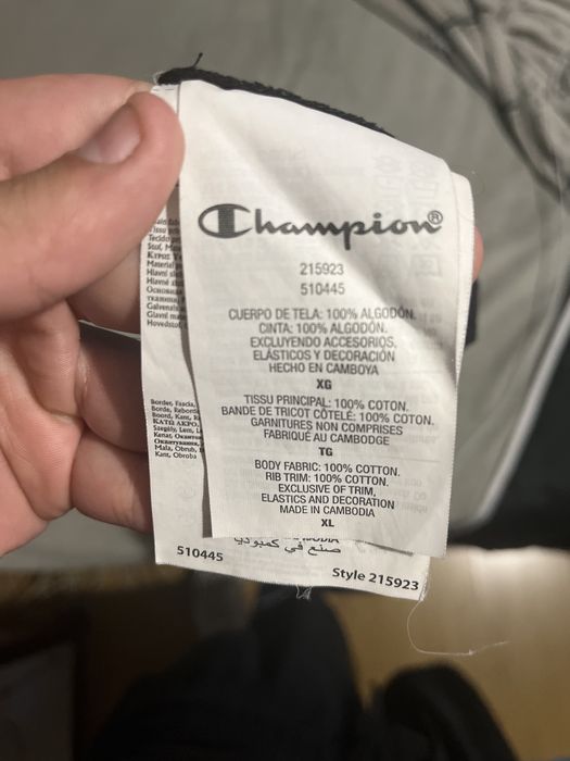 camisola preta da champion