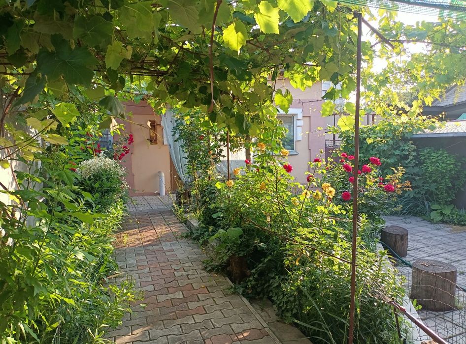 Продам часть дома.+дом 35 КВ.м.в одном дворе.