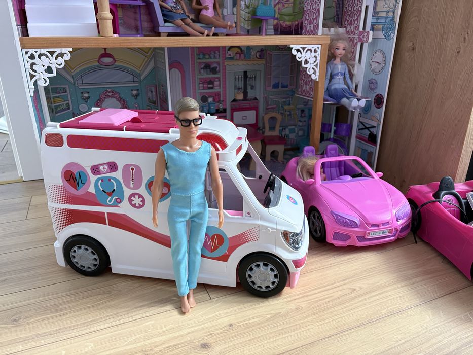 Domek Barbie plus karetka Barbie i gratisy