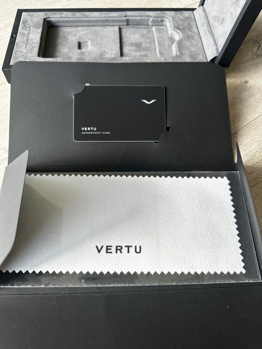 VERTU ASTER Limited Edition Exotic leather 64GB Global GSM 4G Luxury Phone