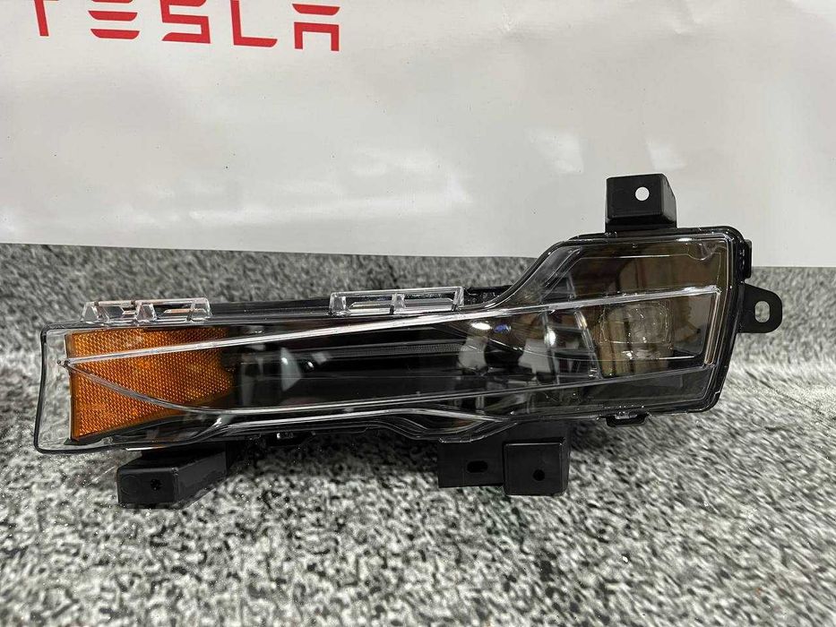Протитуманна фара Tesla Model 3, Tesla Model Y