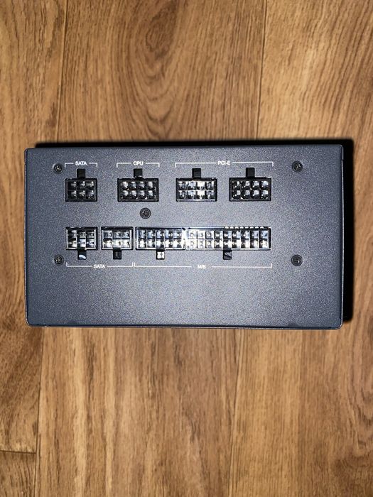 Продам корпус і БП на 650 вт голд