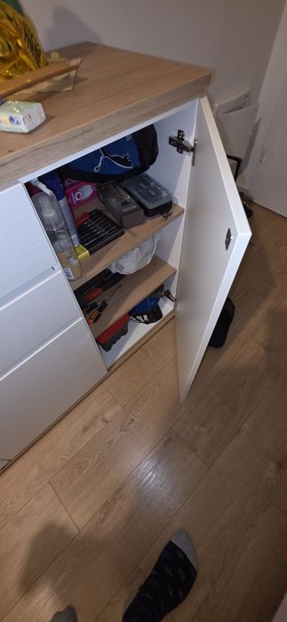 komoda Yamael 184 cm z 4 drzwiami i 2 szufladami dąb artisan/biały