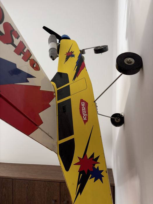 Conjunto avião e caro r/c kyosho