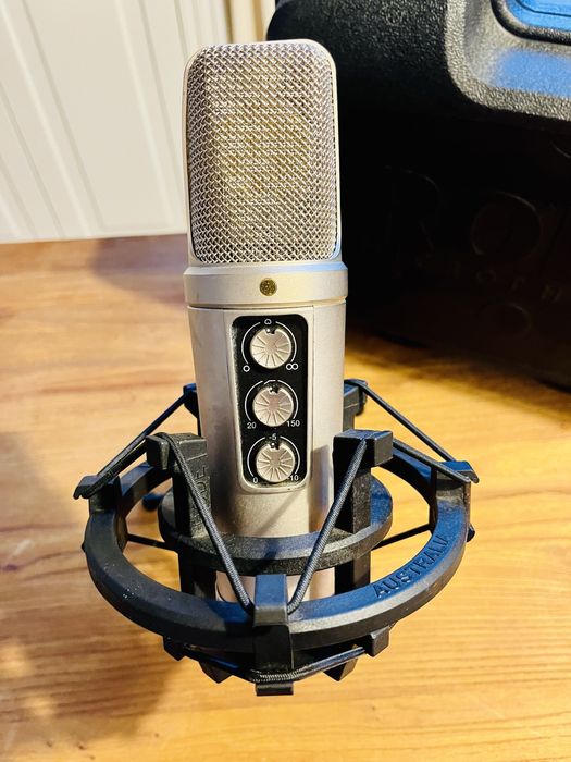 Mikrofon pojemnościowy wielkomembranowy Rode nt 2000 z walizką