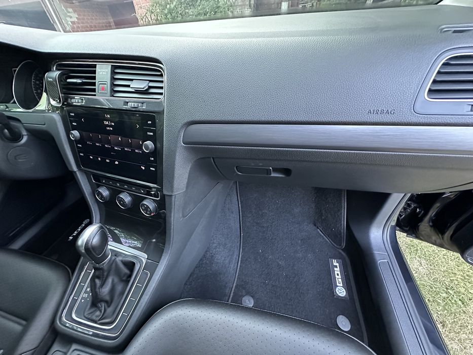 Продам Volkswagen Golf 7
