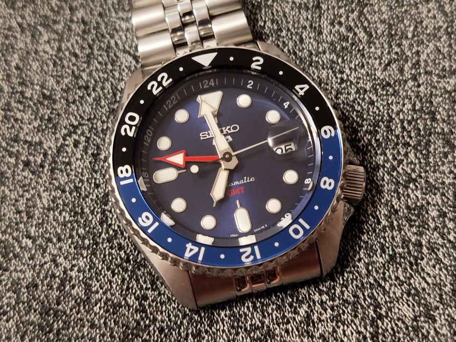 б.в. царапка на склі Seiko 5 SSK003 GMT механіка 4R34 годинник