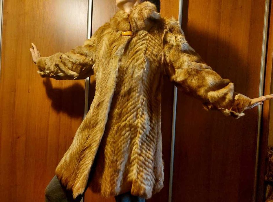 Шуба женская натуральный мех волка фирмы Berghaus 46-48 размер новая