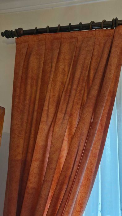 Conjunto de cortinados e reposteiros + 2 almofadas