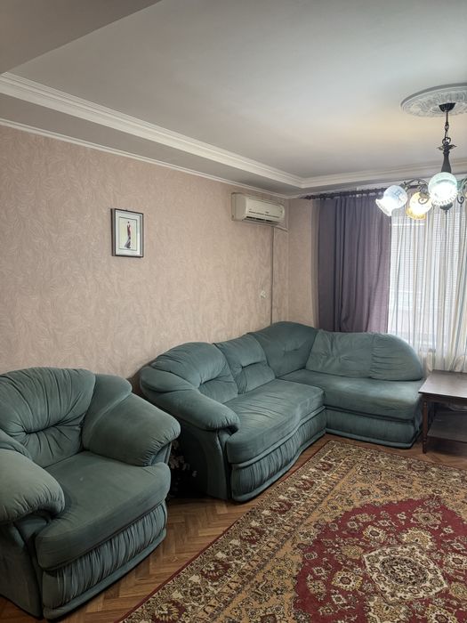 Продаем 3 комнатную квартиру улучшенной планировки 17 квартал