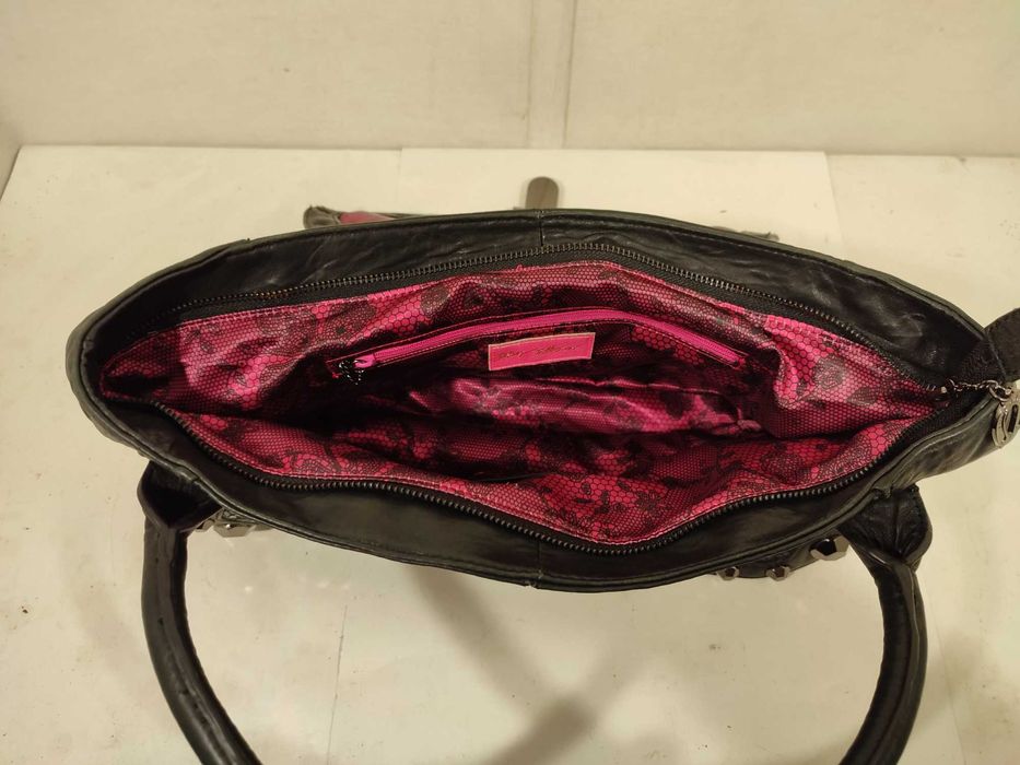 Torebka Betsey Johnson skórzana czarna