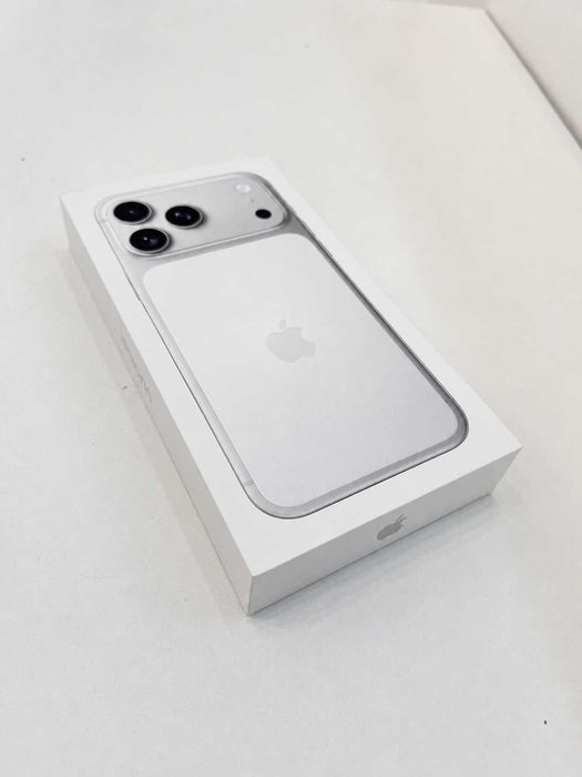 iPhone 17 Pro Max 256GB Prateado - Novo Por Abrir