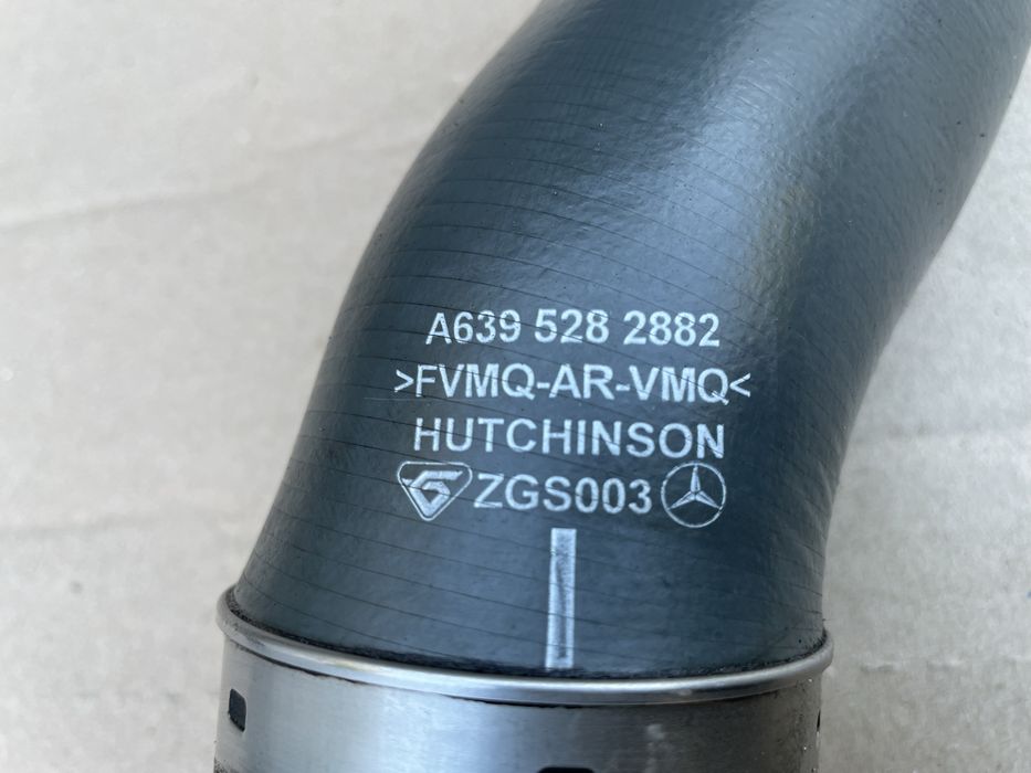 Патрубок интеркулера на VITO-VIANO W639