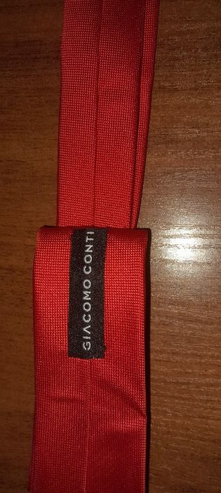 Nowy czerwony krawat giacamo conti