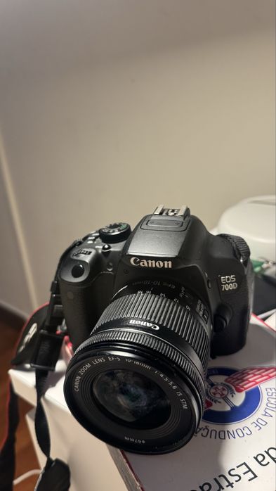 Camera EOS 700D