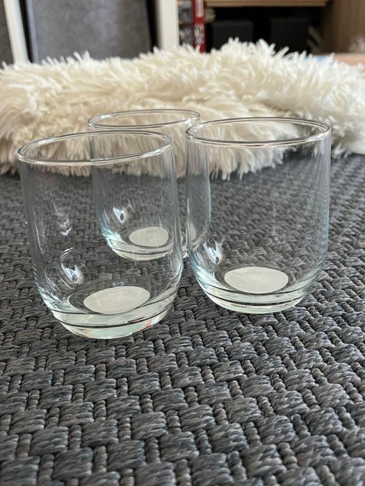Copos de vidro novos