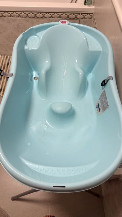 Продам ванночку з термометром. З народження.