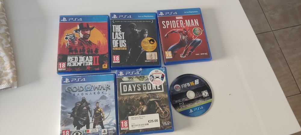 Jogos PS4 – Lote de 6 jogos

Vendo lote de 6 jogos originais para PlayStation 4, em bom estado e prontos a j