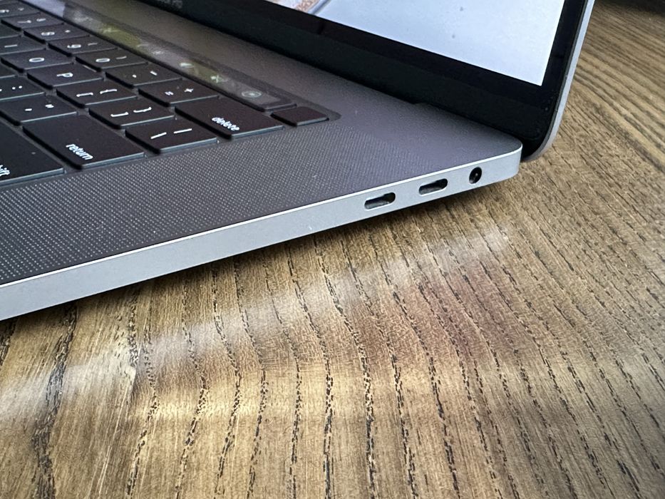 MacBook Pro 16 2019 i7 512ssd