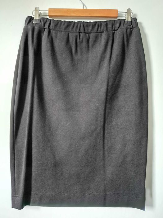 Spódnica ołówkowa, na gumce. Styl sportowy. Roz. 40