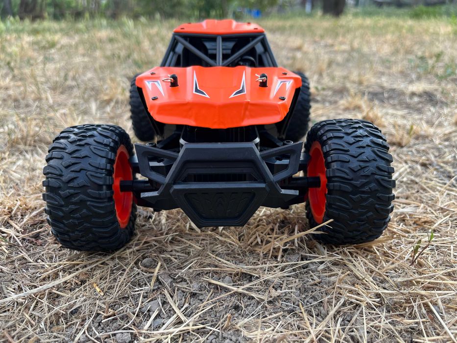 Машинка на пульту на радіокеруванні 1:16 ЯКІСНА ВЕЛИКА 2АКБ