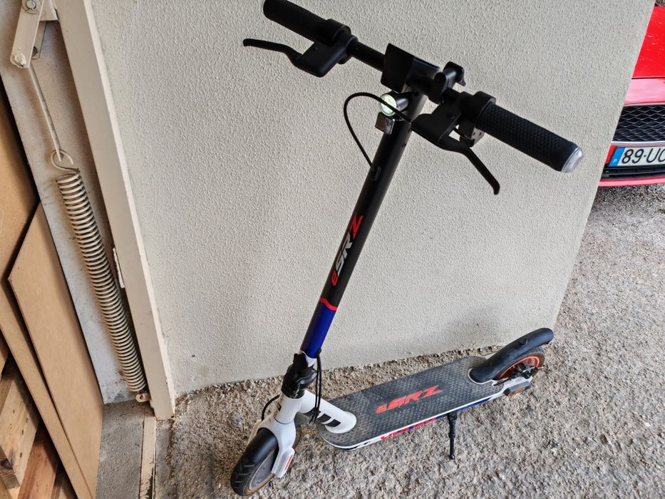 Aprilia e SRZ Trotinete Elétrica 300 W LED 8,5″ 25 km/h