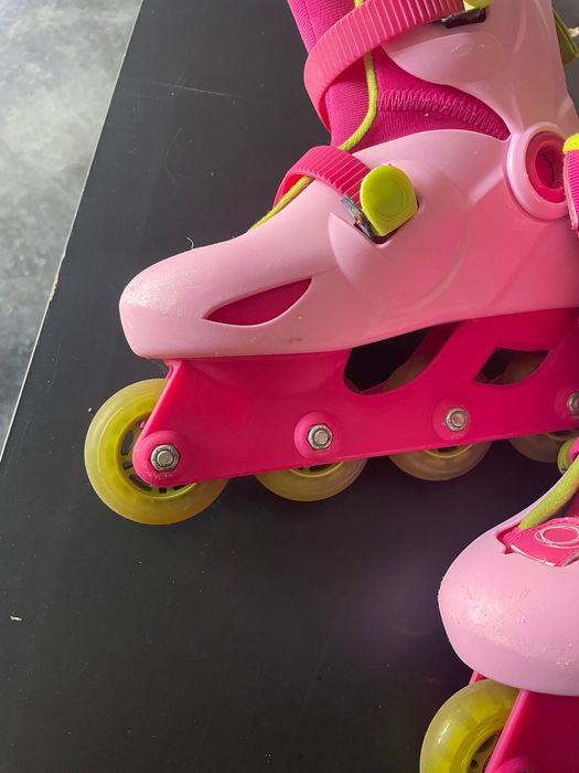 Patins cor de rosa usados