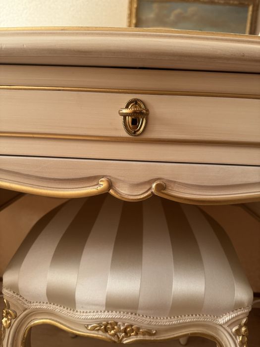 Продам туалетний столик із дзеркалом Angello Capellini (оригінал)