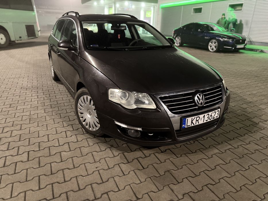 Пасат в дуже гарному стані
На повному ходу
Не ржавий не гнилий
Нова турбіна
Масла фільтра поміняні
Ходова перебрана
Посторонніх звуків немає
Дуже економна
Не димить не коптить
По коробці та щепленню питання відсутні
З документами порядок
Звоніть