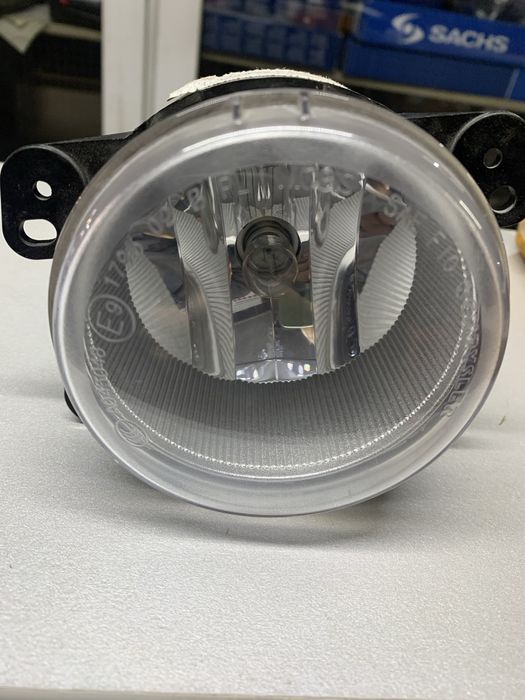 птф туманка прав/лев Dodge Journey Jeep Cherokee Wrangler 5182026AA