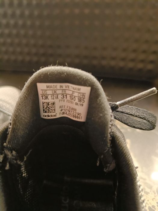 Buty Adidas chłopięce 31