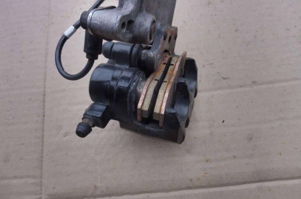 KAWASAKI Z-300 ninja 300 zacisk hamulcowy tył