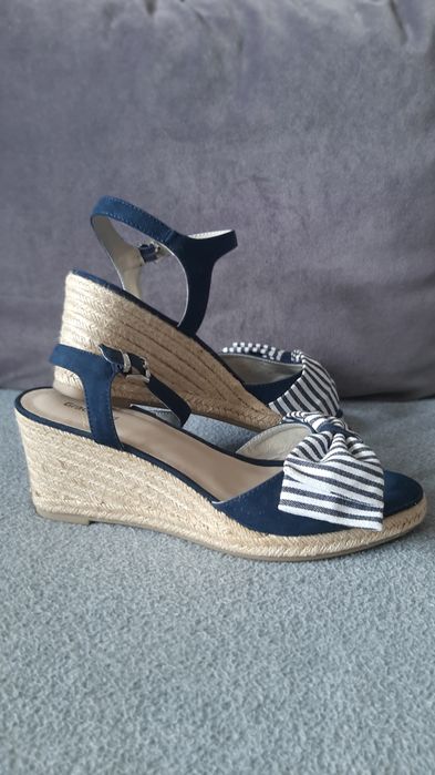 Espadryle na koturnie nowe