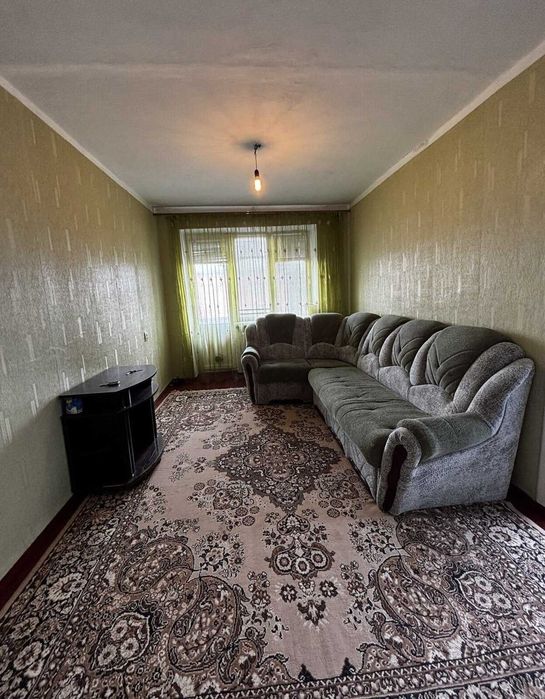 Продається 3к квартира у Гнівані