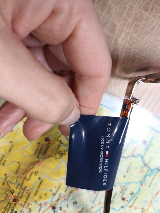 Okulary przeciwsłoneczne Tommy Hilfiger