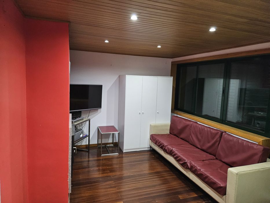 Alugo quarto suite