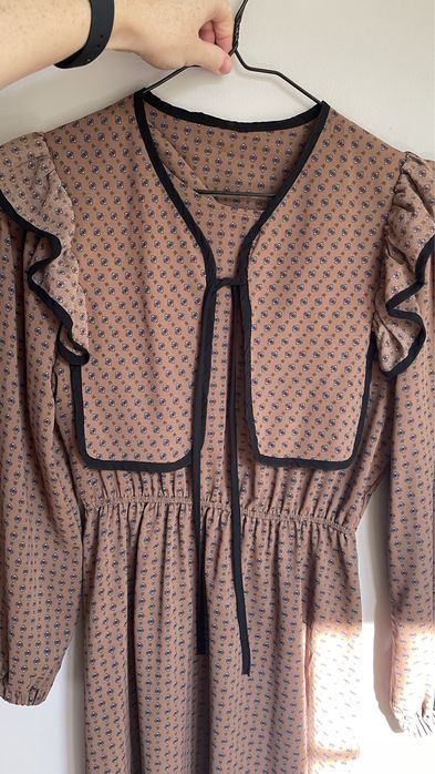 Сукня міді Leform (S)