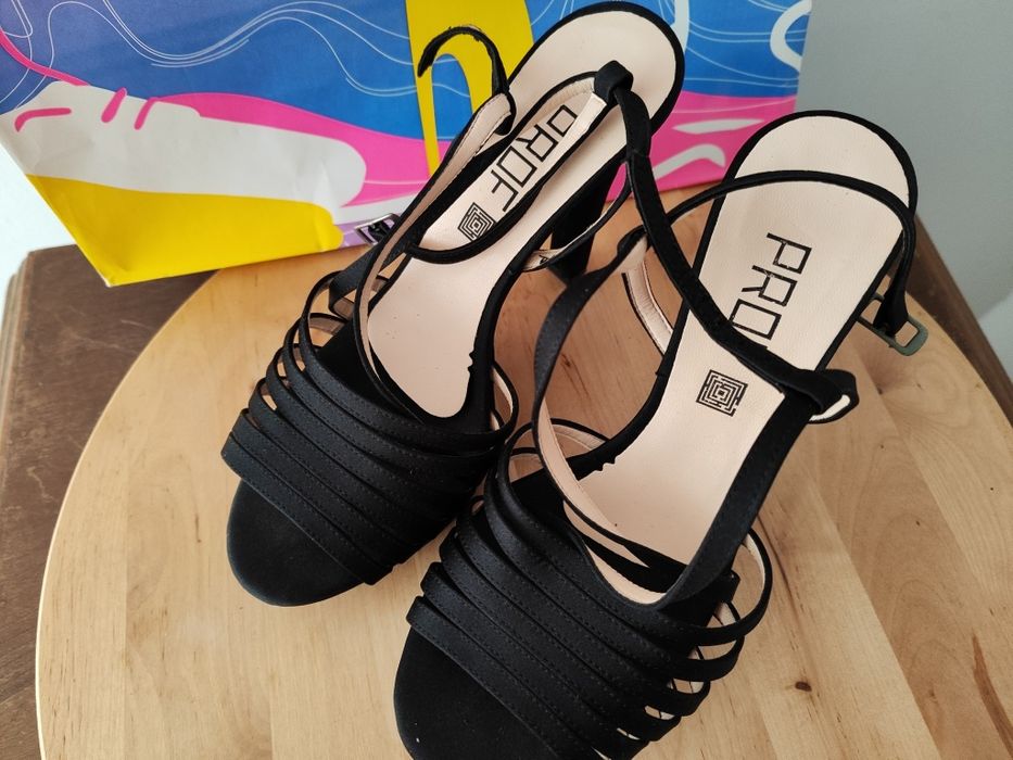 Sandálias Prof tamanho 36 novas