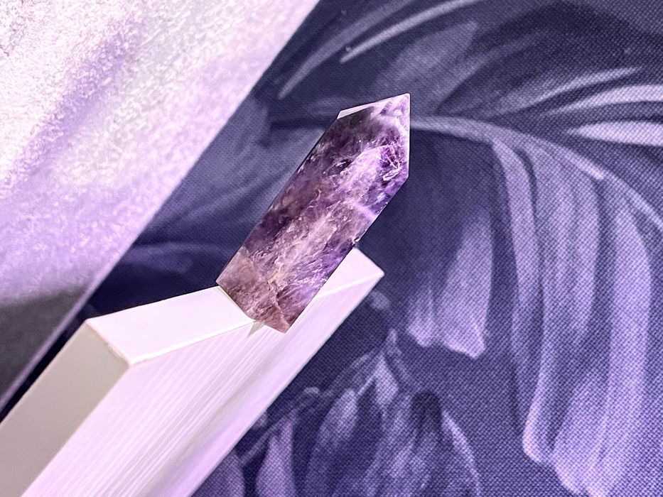 Обелиск аметиста - натуральный камень