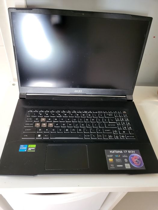 Laptop MSI katana 17 B1V3