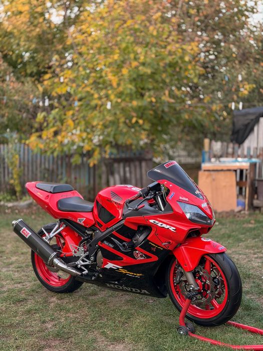 Honda CBR600f4i