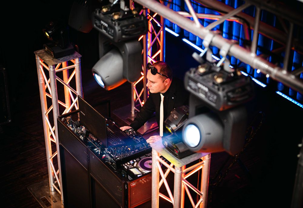 Dj Twenty One wodzirej wesele Warszawa mazowieckie, urodziny, 18stki