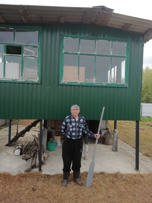 Продам  вагончик  на   березі  водосховища  поряд   р. С.ула.